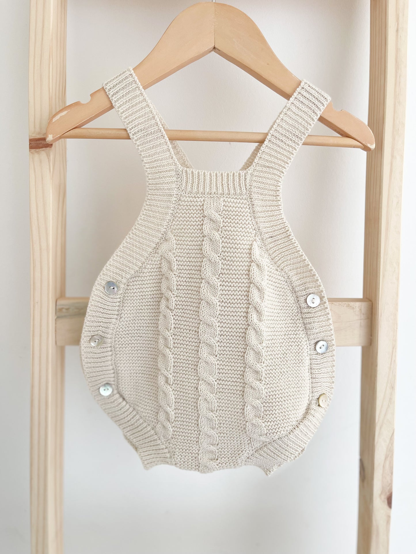 Ranita Botones Beige